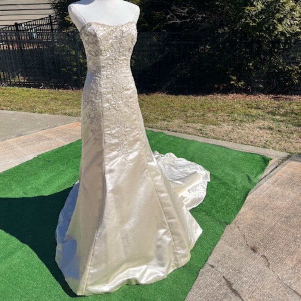 NWT Maggie Sottero Strapless Satin Champagne/Pewter Size 10